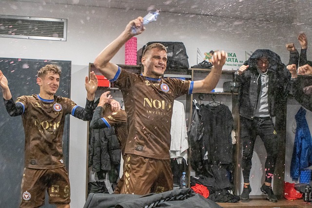 压哨绝杀不 压哨绝杀不